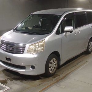 2010 Toyota Noah X L Selection