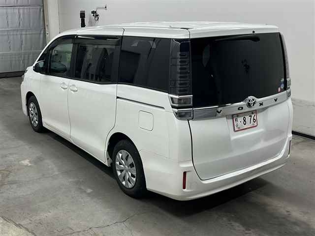 2018 Toyota Voxy X - Image 2